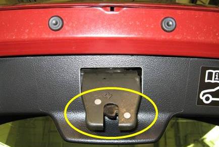 PUMA技术通报-后行李箱盖锁上有刮痕 干扰噪音